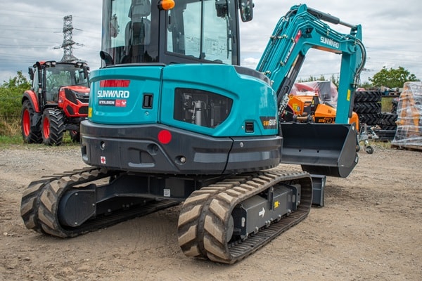 Midiexcavator SUNWARD SWE 60 UF de vanzare